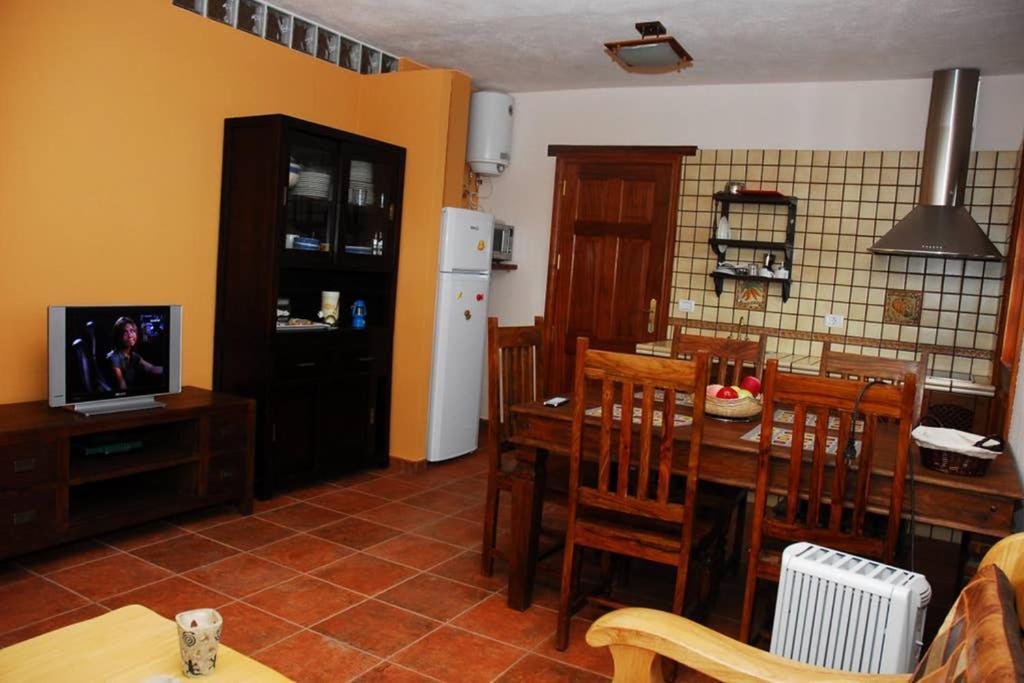 La Casa De La Lima * Las Rosas (El Hierro)